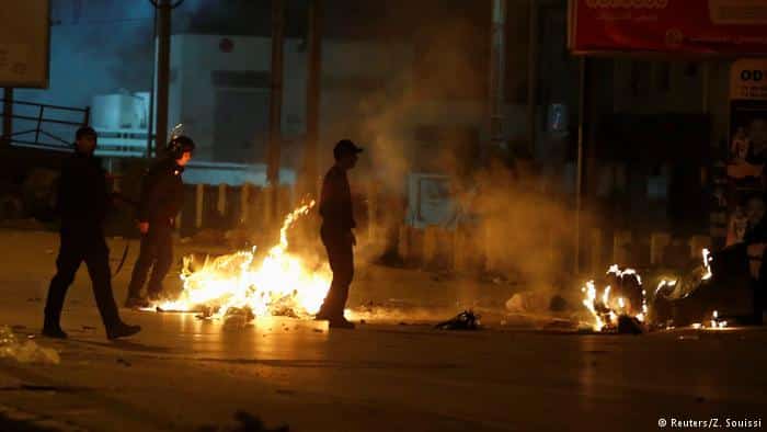 Tunesien Proteste gegen Regierung (Reuters/Z. Souissi)