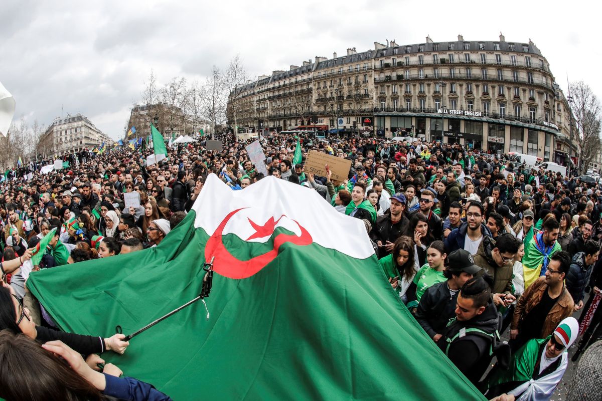 Algeria opposition proposes presidential committee to lead transitional