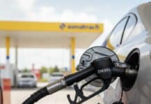 Algeria phases out diesel imports for vehicles and production to boost currency reserves and cut pollution. Discover the strategic shift to electric, hybrid cars, and new public transport projects.